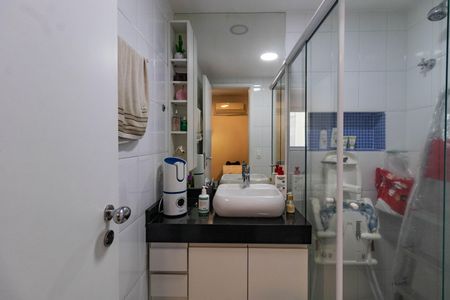 Apartamento à venda com 96m², 2 quartos e 2 vagasBanheiro da Suíte