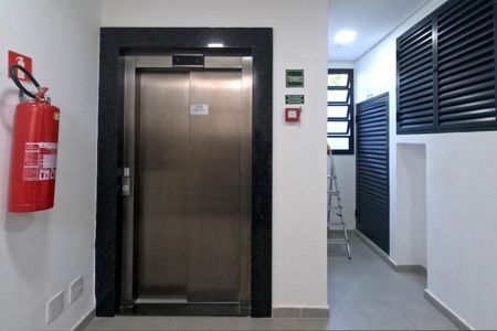 Apartamento para alugar com 33m², 1 quarto e sem vagaArea Comum - Elevador