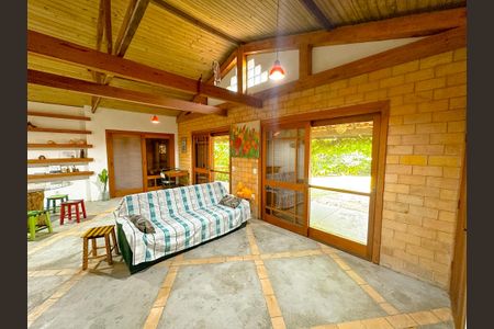 Casa para alugar com 2000m², 2 quartos e 15 vagasSala de TV