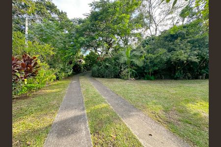 Casa para alugar com 2000m², 2 quartos e 15 vagasEntrada