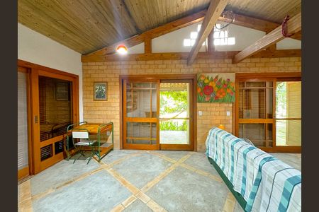 Casa para alugar com 2000m², 2 quartos e 15 vagasSala