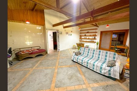 Casa para alugar com 2000m², 2 quartos e 15 vagasSala de TV