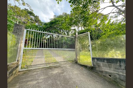 Casa para alugar com 2000m², 2 quartos e 15 vagasFachada