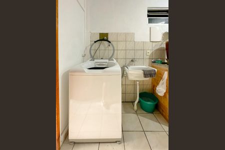 Casa para alugar com 2000m², 2 quartos e 15 vagasLavanderia