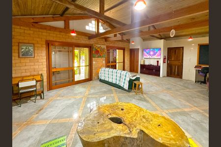 Casa para alugar com 2000m², 2 quartos e 15 vagasSala