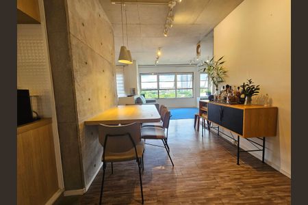 Sala de apartamento para alugar com 1 quarto, 70m² em Jardim das Acacias, São Paulo