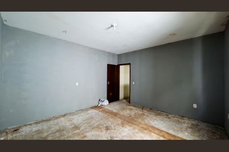 Casa à venda com 312m², 3 quartos e 2 vagasQuarto 2