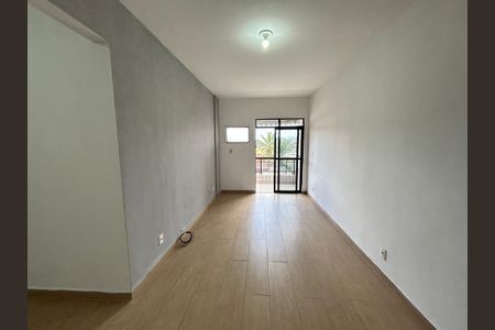 Sala de apartamento para alugar com 2 quartos, 63m² em Rocha Miranda, Rio de Janeiro