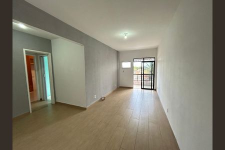 Sala de apartamento para alugar com 2 quartos, 63m² em Rocha Miranda, Rio de Janeiro