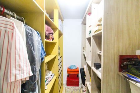 Casa para alugar com 68m², 2 quartos e 1 vaga Casa para alugar com 68m², 2 quartos e 1 vagaCloset do Quarto 1