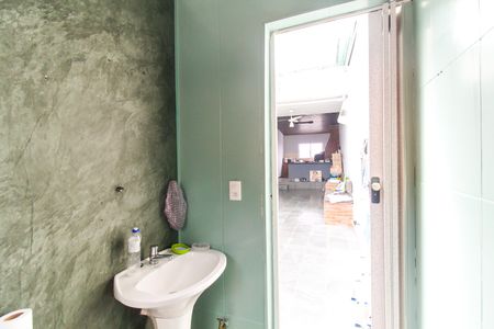 Casa para alugar com 68m², 2 quartos e 1 vaga Casa para alugar com 68m², 2 quartos e 1 vagaBanheiro de Serviço