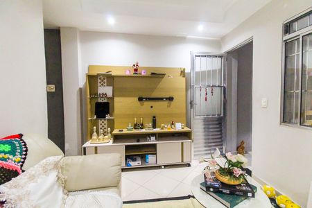 Sala de casa para alugar com 2 quartos, 68m² em Conjunto Residencial José Bonifácio, São Paulo