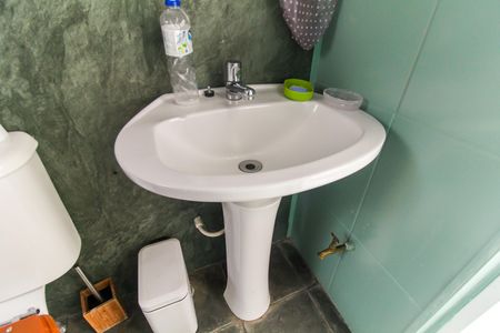 Casa para alugar com 68m², 2 quartos e 1 vaga Casa para alugar com 68m², 2 quartos e 1 vagaBanheiro de Serviço