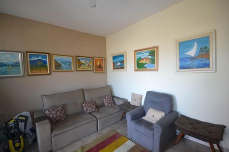 Casa para alugar com 100m², 2 quartos e 2 vagasSala