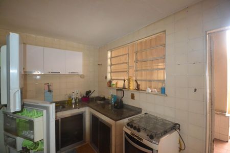 Casa para alugar com 100m², 2 quartos e 2 vagasCozinha