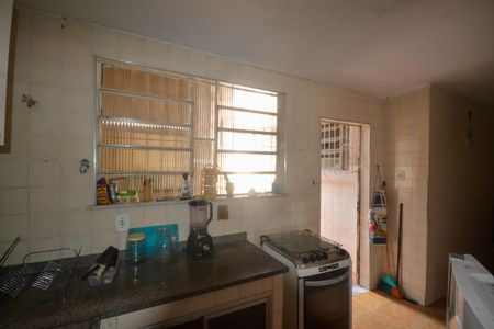 Casa para alugar com 100m², 2 quartos e 2 vagasCozinha