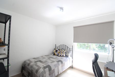 Quarto 1 de apartamento para alugar com 2 quartos, 45m² em Taquara, Rio de Janeiro