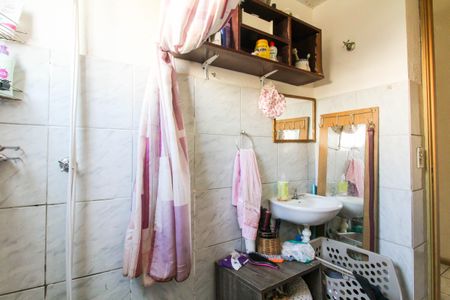 Banheiro de apartamento à venda com 2 quartos, 39m² em Guajuviras, Canoas