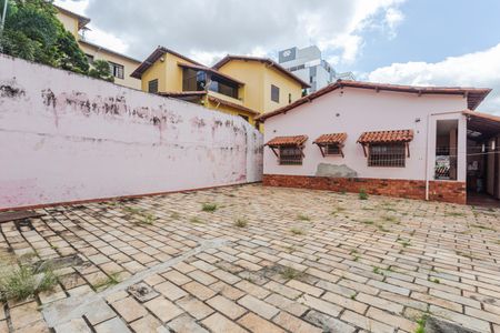 Casa à venda com 360m², 4 quartos e 3 vagasQuintal