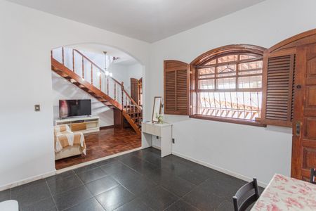 Casa à venda com 360m², 4 quartos e 3 vagasCopa