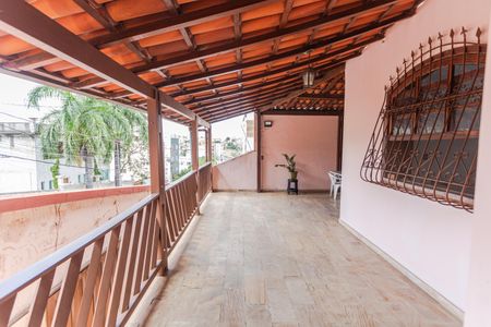 Casa à venda com 360m², 4 quartos e 3 vagasVaranda/Entrada