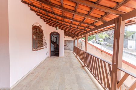Casa à venda com 360m², 4 quartos e 3 vagasVaranda/Entrada