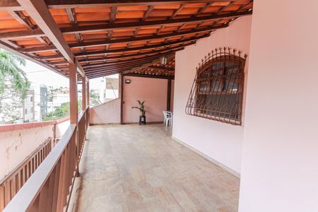 Casa à venda com 360m², 4 quartos e 3 vagasVaranda/Entrada