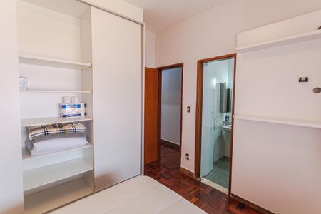 Casa à venda com 360m², 4 quartos e 3 vagasSuíte