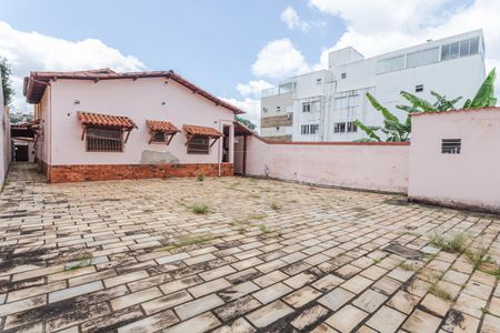 Casa à venda com 360m², 4 quartos e 3 vagasQuintal