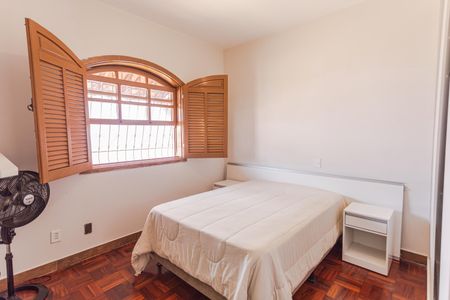 Casa à venda com 360m², 4 quartos e 3 vagasSuíte