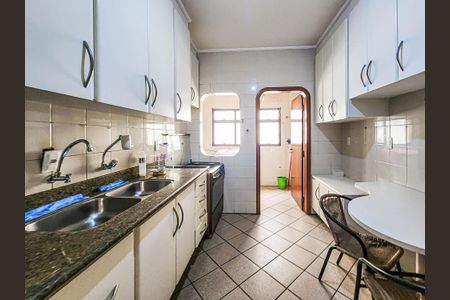 Apartamento para alugar com 81m², 4 quartos e 2 vagas Apartamento para alugar com 81m², 4 quartos e 2 vagasCozinha