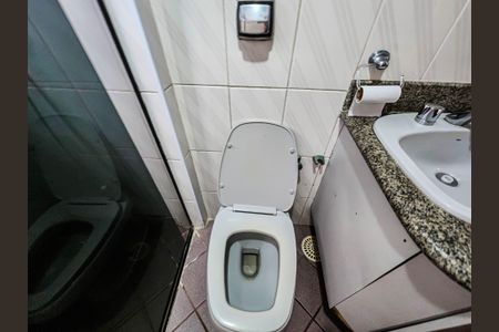 Apartamento para alugar com 81m², 4 quartos e 2 vagas Apartamento para alugar com 81m², 4 quartos e 2 vagasBanheiro 1