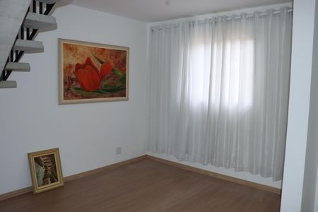 Casa de Condomínio para alugar com 3 quartos, 72m² em Jardim Ipes, Cotia