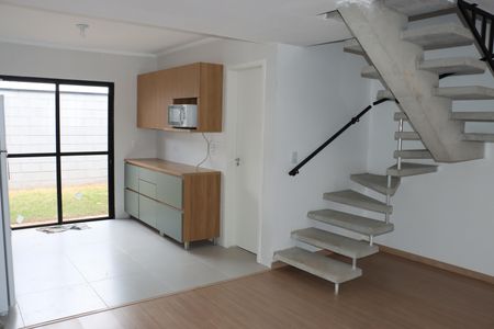 Casa de Condomínio para alugar com 3 quartos, 72m² em Jardim Ipes, Cotia