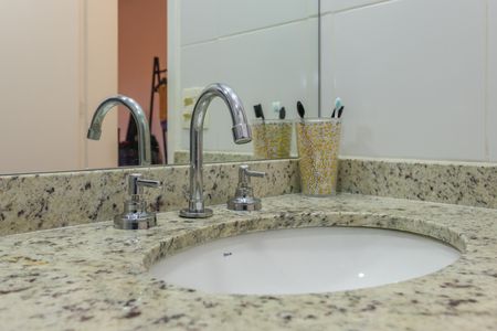 Apartamento à venda com 150m², 3 quartos e 2 vagas Apartamento à venda com 150m², 3 quartos e 2 vagasBanheiro da Suíte 2