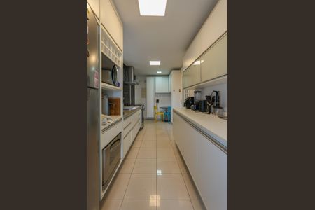 Apartamento à venda com 150m², 3 quartos e 2 vagas Apartamento à venda com 150m², 3 quartos e 2 vagasCozinha