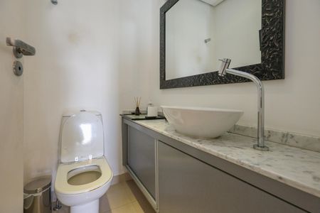 Apartamento à venda com 150m², 3 quartos e 2 vagas Apartamento à venda com 150m², 3 quartos e 2 vagasLavabo