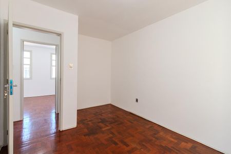 Quarto 2 de apartamento à venda com 2 quartos, 58m² em Medianeira, Porto Alegre