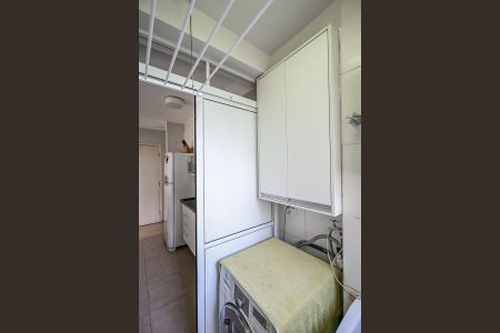 Apartamento à venda com 69m², 3 quartos e 1 vagaÁrea de Serviço