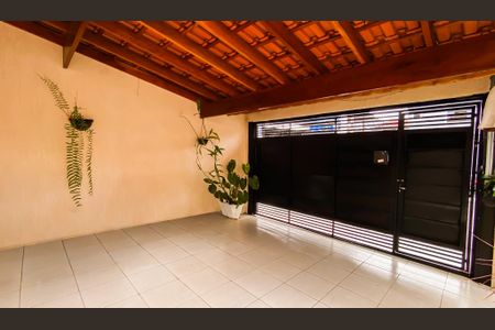 Casa à venda com 250m², 3 quartos e 2 vagas Casa à venda com 250m², 3 quartos e 2 vagasGaragem