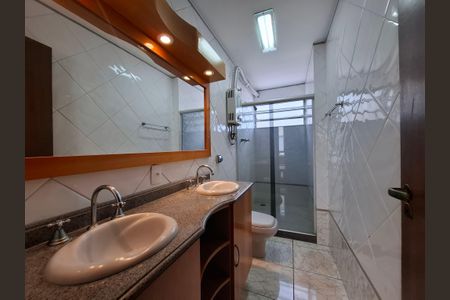 Apartamento para alugar com 90m², 3 quartos e 1 vagaBanheiro da suíte 