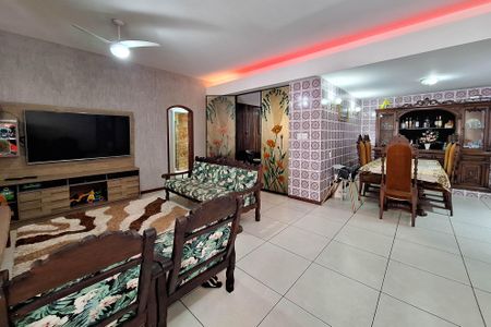 Sala 1 de apartamento à venda com 3 quartos, 165m² em Icaraí, Niterói