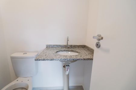 Apartamento para alugar com 39m², 2 quartos e sem vaga Apartamento para alugar com 39m², 2 quartos e sem vagaBanheiro