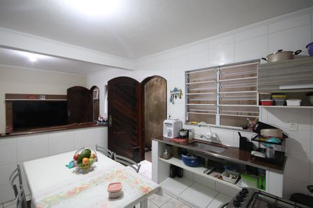 Casa para alugar com 100m², 6 quartos e 2 vagasCozinha casa 1