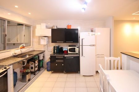 Casa para alugar com 100m², 6 quartos e 2 vagasCozinha 2 casa 2