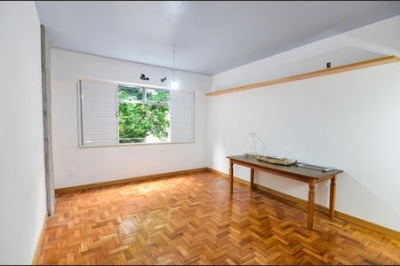 Apartamento à venda com 100m², 2 quartos e 1 vaga Apartamento à venda com 100m², 2 quartos e 1 vagaSala