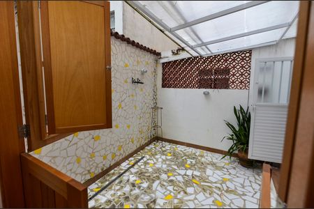 Apartamento à venda com 100m², 2 quartos e 1 vaga Apartamento à venda com 100m², 2 quartos e 1 vagaBanheiro