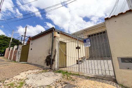 Casa à venda com 333m², 3 quartos e 2 vagas Casa à venda com 333m², 3 quartos e 2 vagasFachada