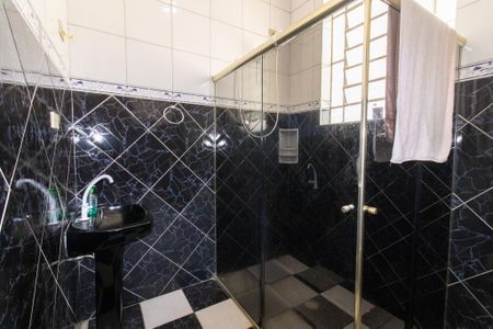 Casa à venda com 333m², 3 quartos e 2 vagas Casa à venda com 333m², 3 quartos e 2 vagasBanheiro