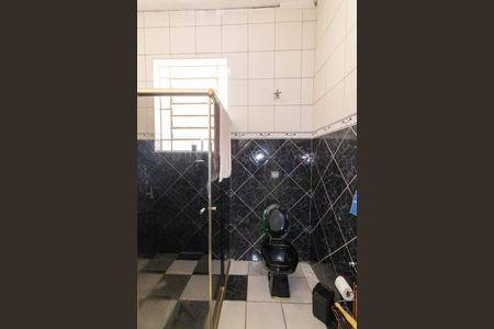 Casa à venda com 333m², 3 quartos e 2 vagas Casa à venda com 333m², 3 quartos e 2 vagasBanheiro